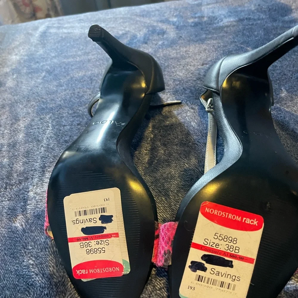 Beautiful high heels with a Hot print, never worn, Aldo 7 1/2 size - Picture 6 of 6